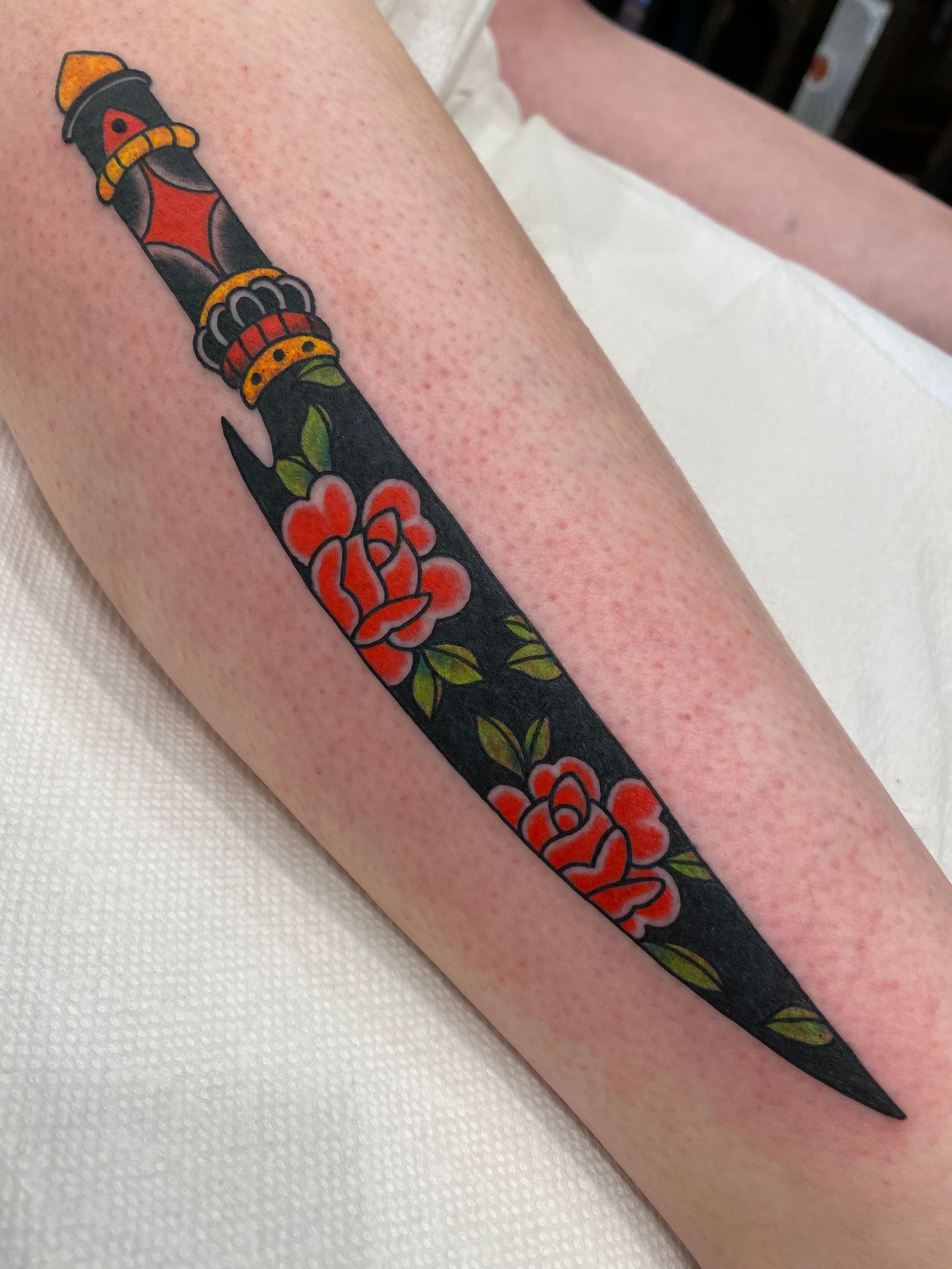 Classic Dagger with Roses
