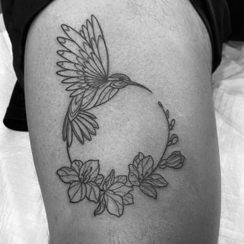 Hummingbird in Geometric Fine Line